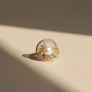 anillo minimalista con perla